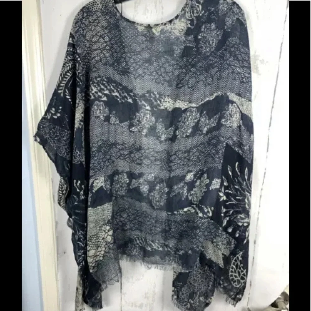 NWOT Anthropologie Petanu by Pashma Blues O/S shawl Scarf Wrap
